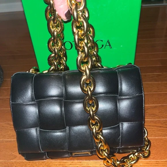 BOTTEGA VENETA BLACK CASSETTE CHAIN GOLD BAG QUILTED - Picture 3 of 6